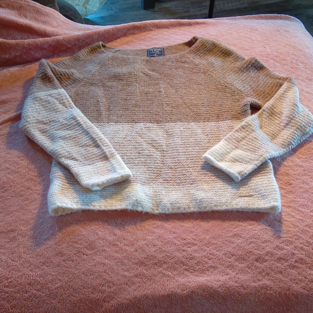 Abercrombie & Fitch Tan and Cream Crew Neck Sweater